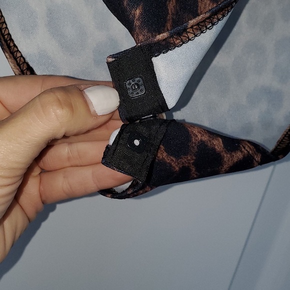 LAST 1❤️Leopard Long Sleeve Bodysuit - Picture 13 of 15